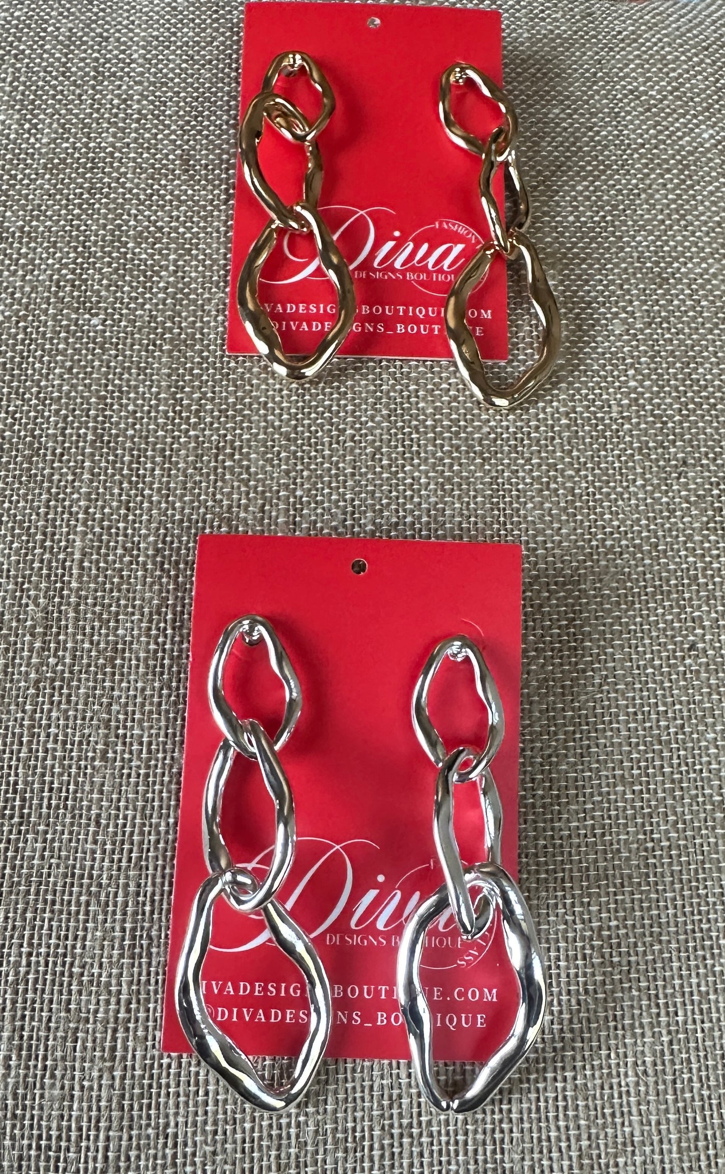 TIERED WAVY EARRINGS