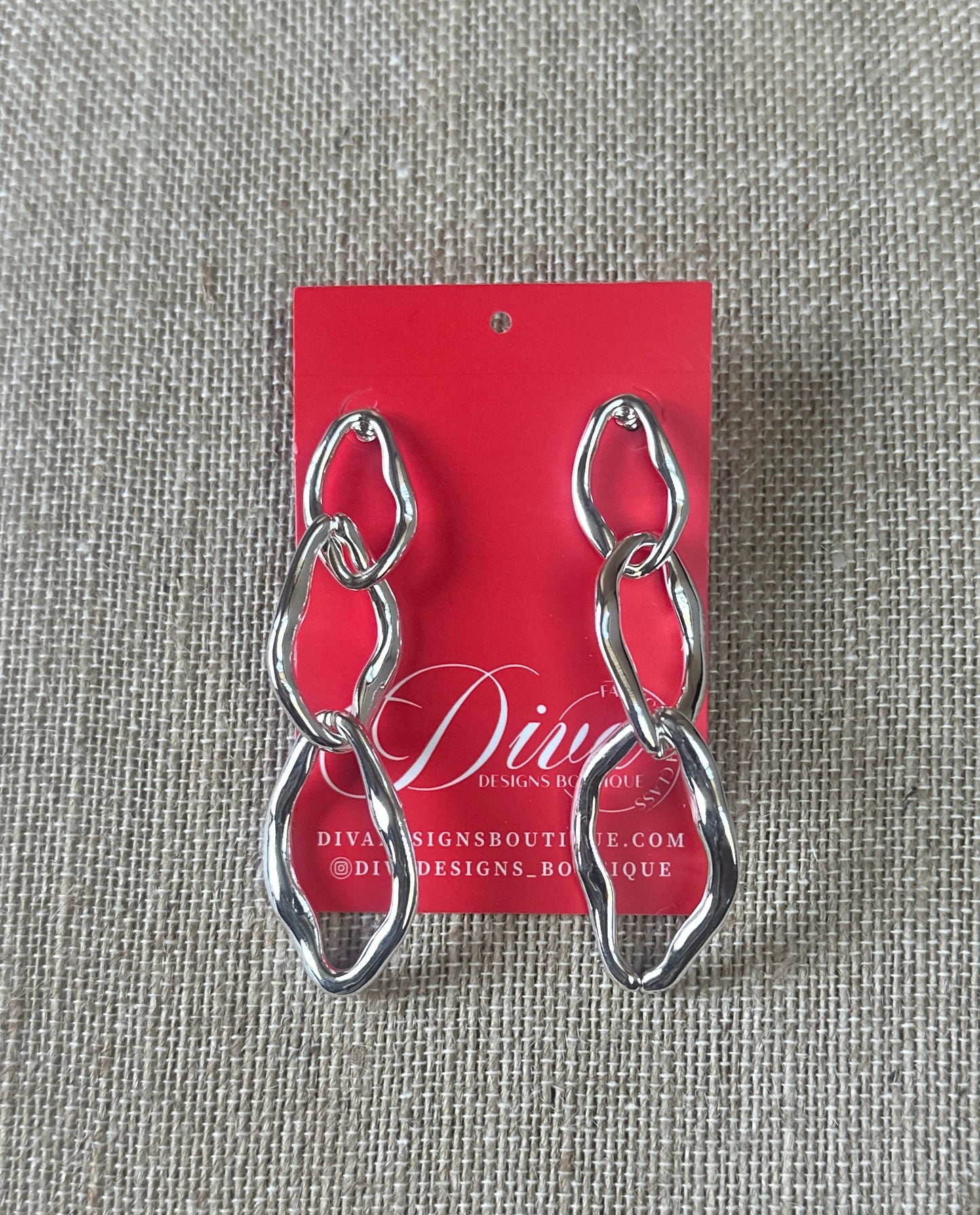 TIERED WAVY EARRINGS