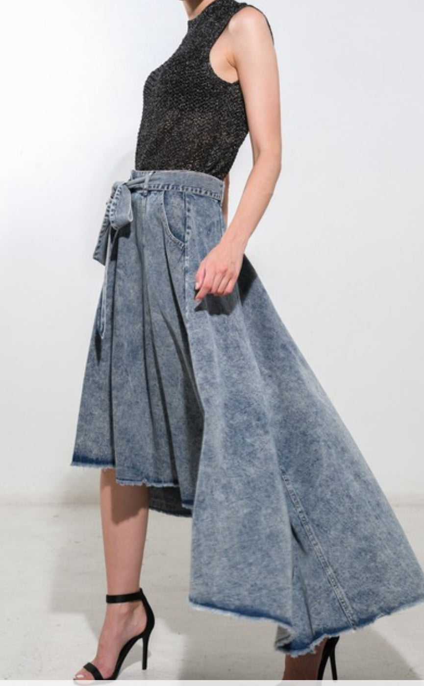 HI-LOW ACID WASH SKIRT