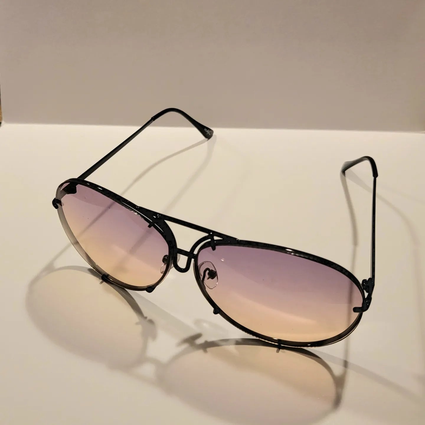 AVIATOR SUNGLASSES